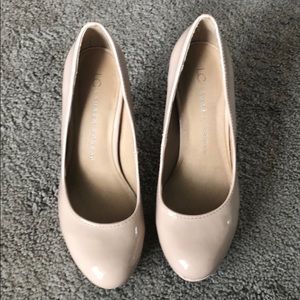 LC Lauren Conrad Shoes - Nude heels! LC Lauren Conrad Shoes - Nude heels!